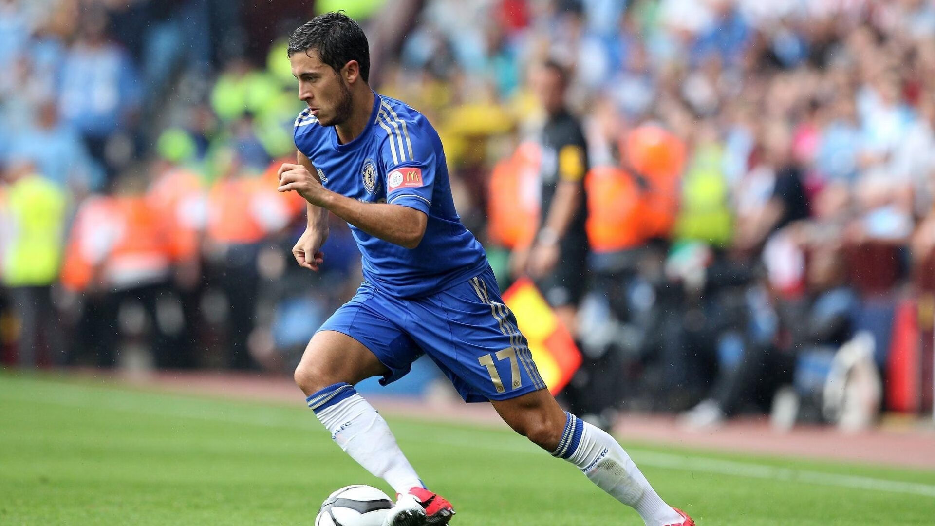 梅西在切尔西比赛中出色发挥,爆冷引发热议!比赛高潮迭起