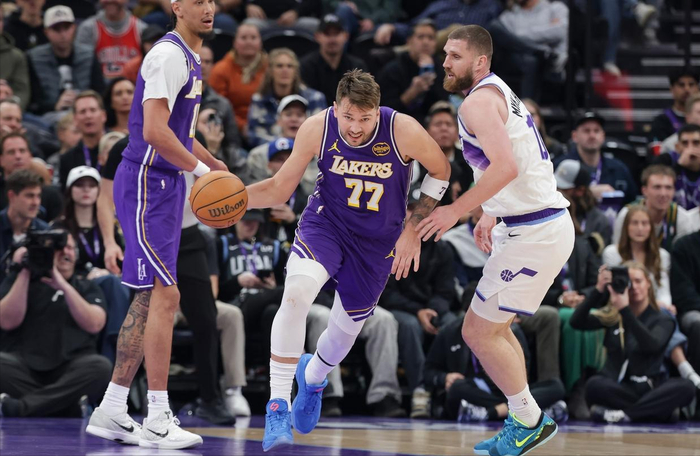 九游娱乐-包含今夜亚运会前瞻：东契奇伤情更新，利物浦冲击不败纪录的词条